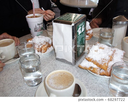 Cafe du Monde's cafe au lait and benier Cafe du Monde's cafe au lait and benier 68297722