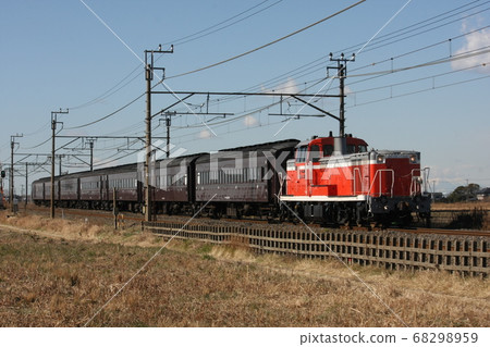 內房線SL火車旅客轉乘（DE10牽引） 68298959