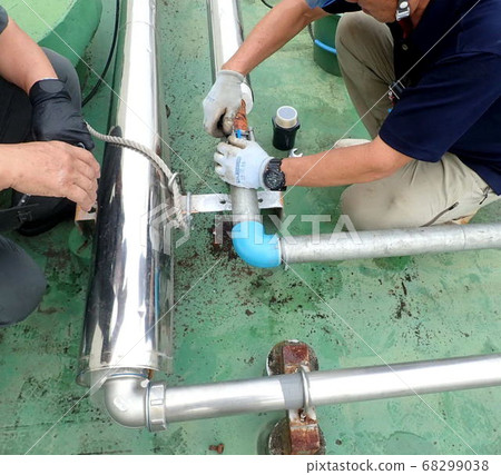 An equipment supplier that repairs piping 68299038