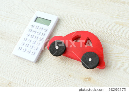 Image of calculating money related to automobiles 68299275
