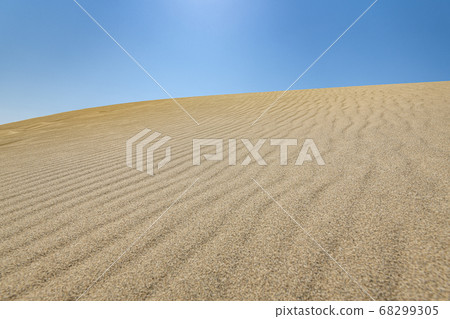Tottori City, Tottori Blue Sky and Tottori Sand Dunes 68299305