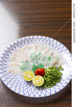 泰莎(垂直) 泰莎(垂直) 68301734