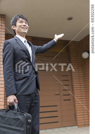 Real estate sales 68302298