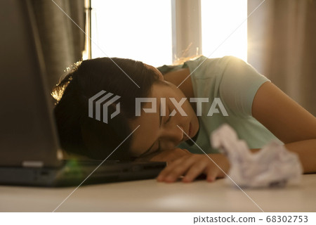 Business, 1 person, fatigue Business, 1 person, fatigue 68302753