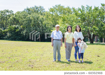 Happy family/family image Happy family/family image 68302988