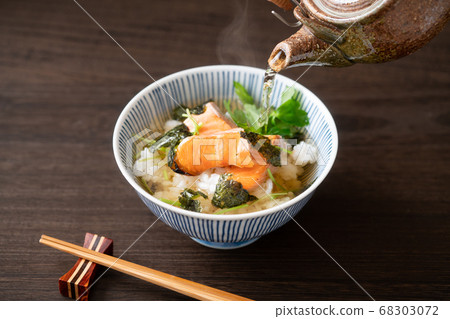  Chopped green onions 68303072