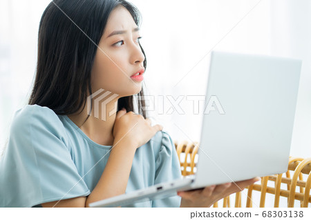 woman working and studying at home woman working and studying at home 68303138