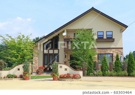 Detached house with lush greenery Detached house with lush greenery 68303464