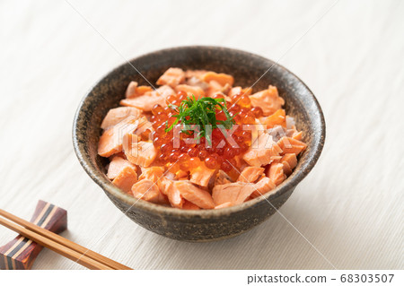 在飯碗的三文魚獐鹿 68303507