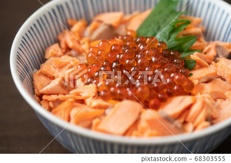 在飯碗的三文魚獐鹿 在飯碗的三文魚獐鹿 68303555