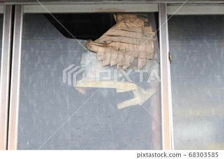 破碎的玻璃，破碎的窗戶，玻璃，玻璃修復 68303585