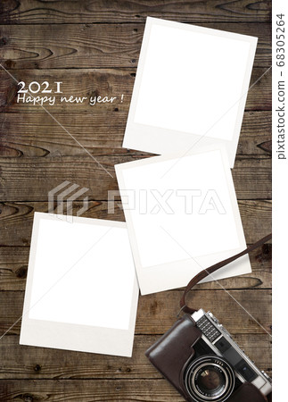 Photo frame New Year's card with a natural atmosphere Photo frame New Year's card with a natural atmosphere 68305264