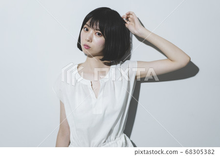 White one piece woman 68305382
