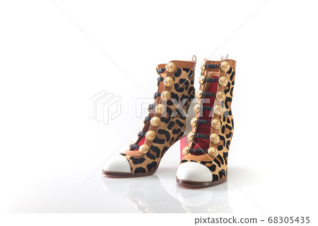 Leopard print boots 68305435