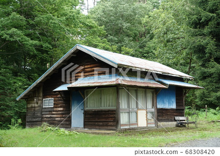 一座古老而美麗的建築在日本 一座古老而美麗的建築在日本 68308420