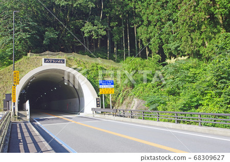 福岡縣卡馬市322線八cho隧道鐮口 福岡縣卡馬市322線八cho隧道鐮口 68309627
