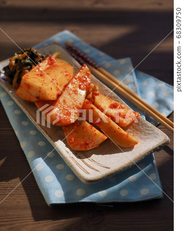 韓國傳統食品新鮮蘿蔔泡菜 68309750