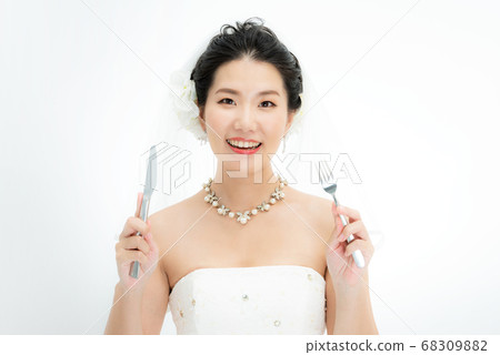 穿著婚紗的女人 68309882
