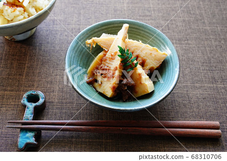 Bamboo shoot with Tosa Bamboo shoot with Tosa 68310706