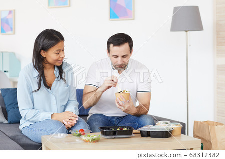 Two Office Workers Enjoying Takeout - Stock Photo [68312382] - PIXTA