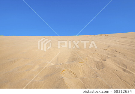 Tottori City, Tottori Blue Sky and Tottori Sand Dunes 68312684