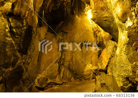 Limestone Cave Okayama 68313136