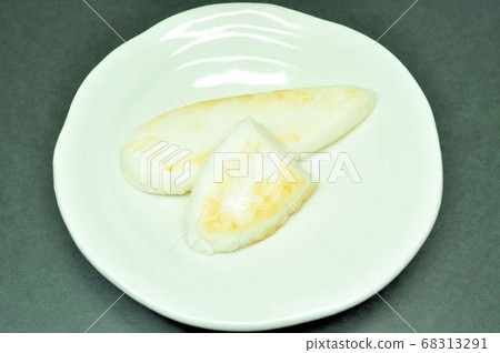 Bamboo paste with cheese 68313291