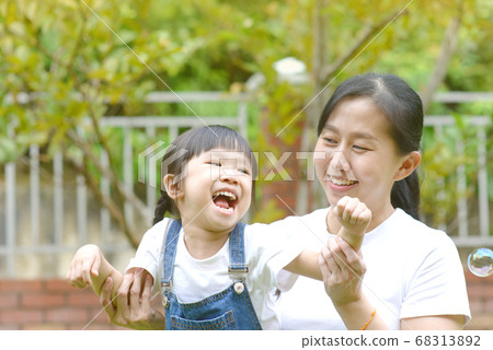 Asian family Asian family 68313892
