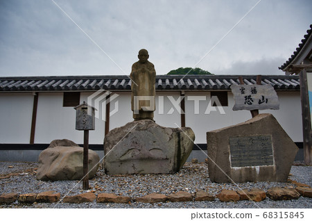 Raigo雕像，Osorezan的入口，Somokita半島上的聖地 68315845