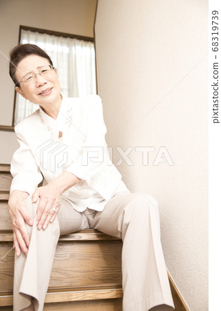 Senior woman with joint pain 68319739
