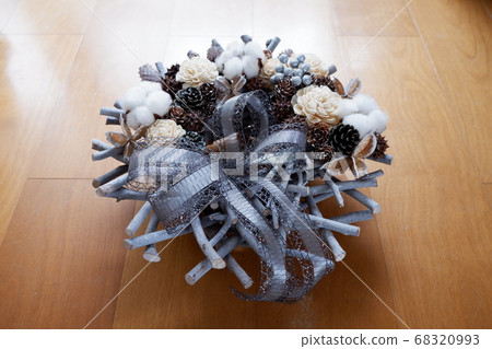 Artificial flower artificial flower and amber baum Artificial flower artificial flower and amber baum 68320993