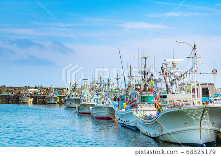 港口漁船/北海道白老市 68325179