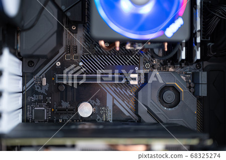 Inside a homebrew PC 68325274