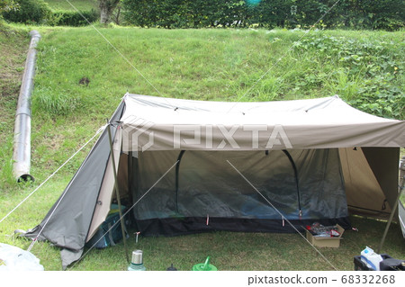 在露營地搭帳篷的戶外照片 68332268