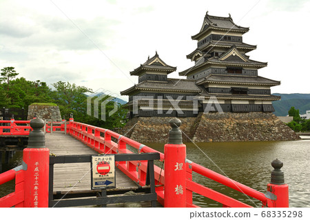 100 famous castles in Japan and Matsumoto castle 68335298