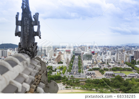 Himeji Castle's sea bream and Himeji city area 68338285