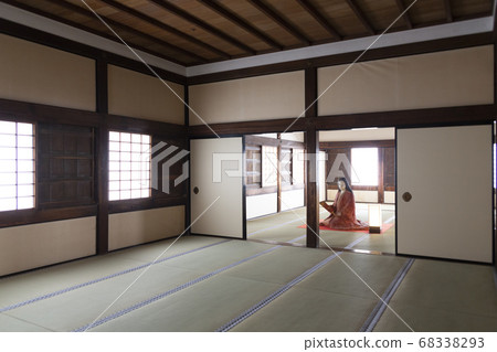 Himeji Castle Nishinomaru Cosmetic Tower and Chihime 68338293