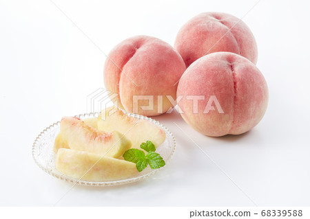 White peach [Yamanashi Prefecture] 68339588