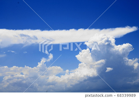 Blue sky and summer clouds 68339989