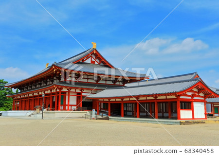 [Nara Prefecture] Yakushiji Temple (large auditorium) under clear weather 68340458