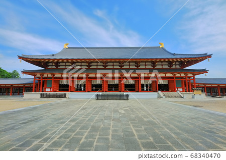 [Nara Prefecture] Yakushiji Temple (large auditorium) under clear weather 68340470
