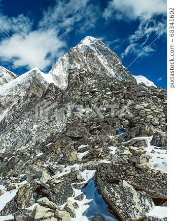 Himalaya mountains landscape Himalaya mountains landscape 68341602