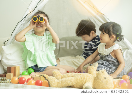 Lifestyle, camping, children Lifestyle, camping, children 68342801