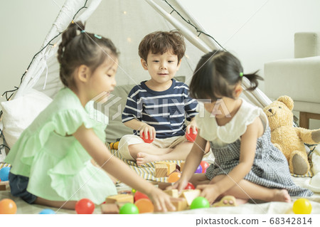 Lifestyle, camping, children Lifestyle, camping, children 68342814