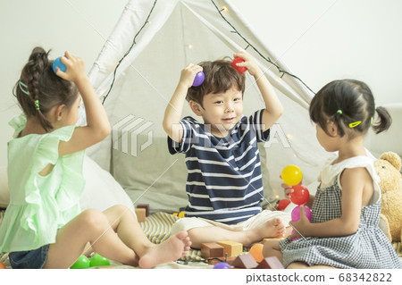 Lifestyle, camping, children Lifestyle, camping, children 68342822