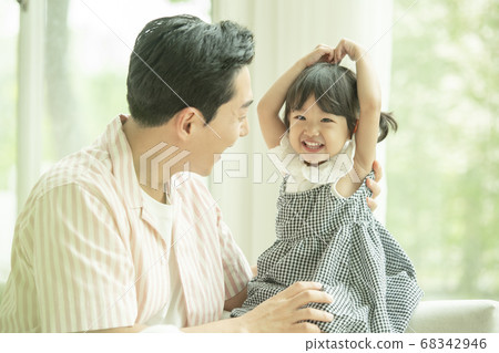 Lifestyle, family, parenting 68342946