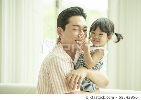 Lifestyle, family, parenting 68342950
