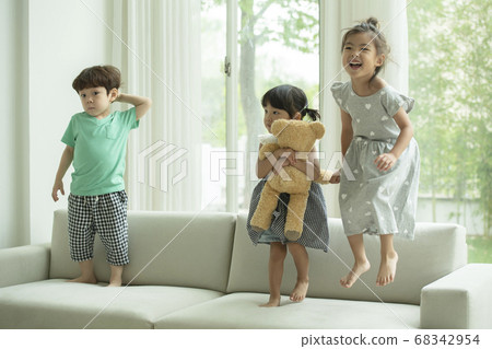 Lifestyle, family, parenting 68342954