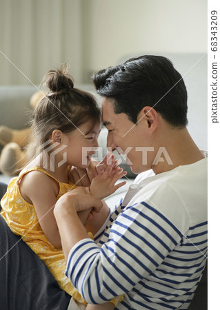 Lifestyle, family, parenting 68343209