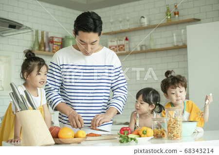 Lifestyle, family, cooking Lifestyle, family, cooking 68343214